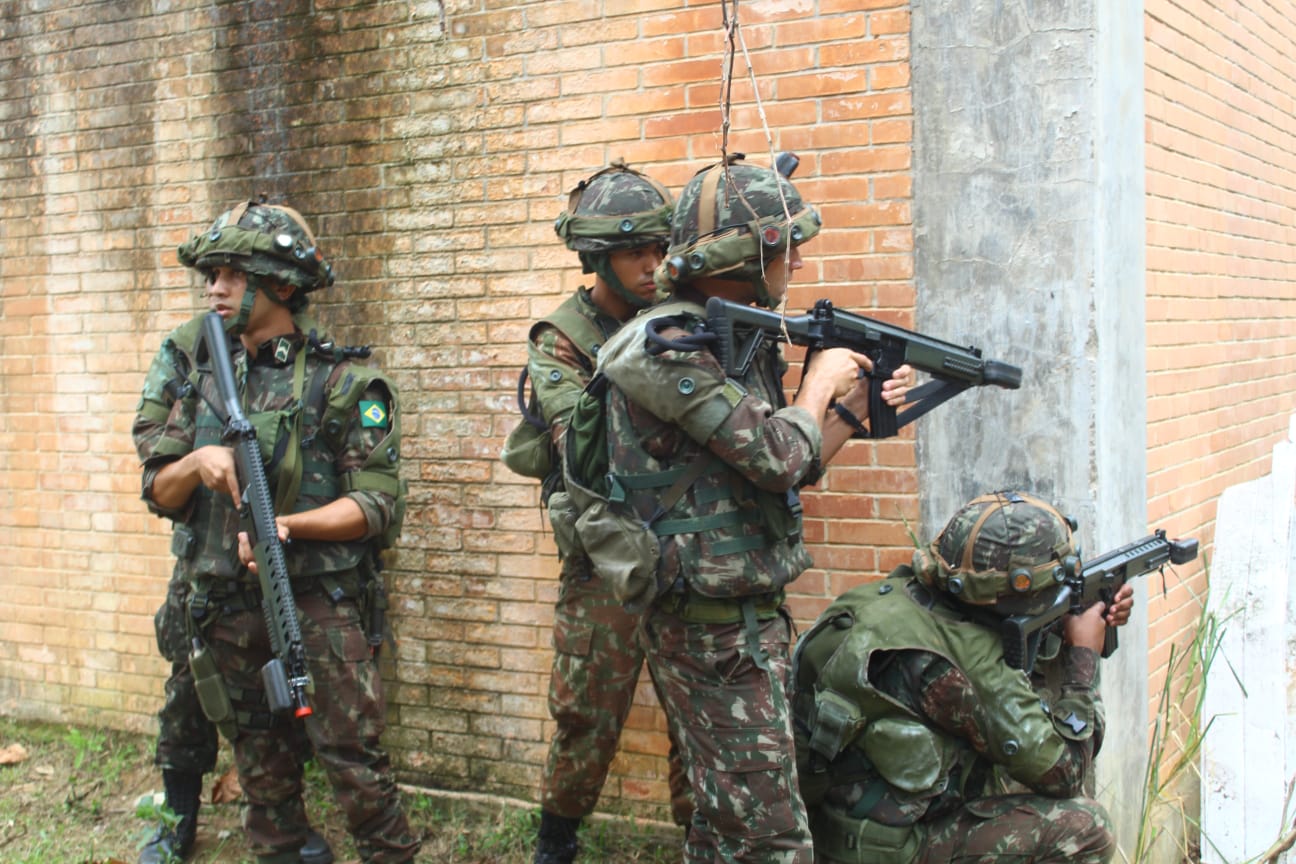 Exército do Brasil intensifica operações perto da Guiana e