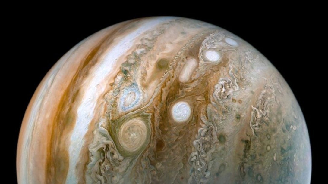 Ciencia y Tecnología – La nave espacial de la NASA tomó una foto de un destello extraterrestre verde en Júpiter: qué es (foto)